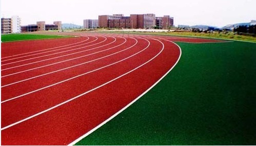 塑膠跑道關(guān)乎孩子健康，學(xué)校家長應(yīng)予以關(guān)注